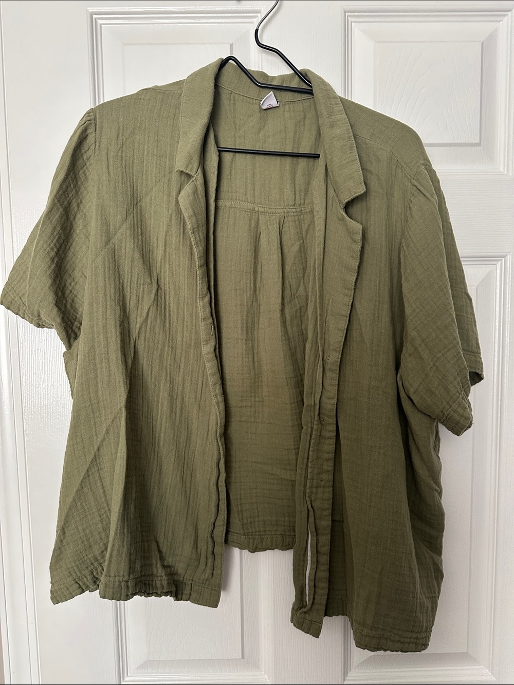 Old Navy Olive Green Short Sleeve Button Down Shirt